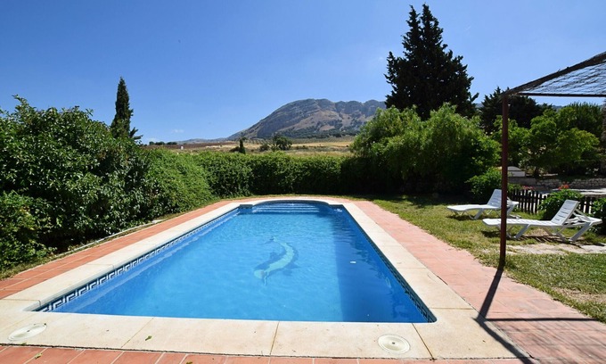 Loja Villa | Belvilla by OYO Cortijo Los Alazores