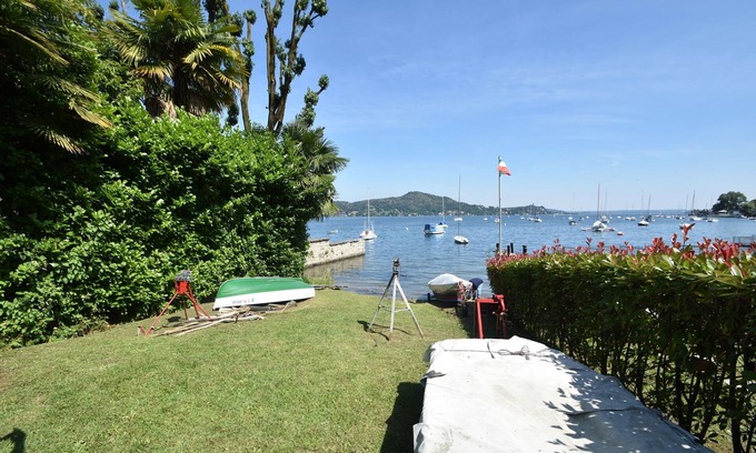 Meina Villa | Belvilla by OYO Villino Lucrezia