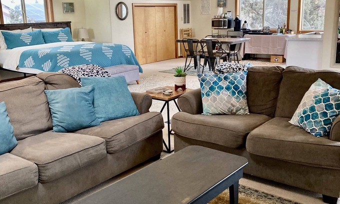 Bend Apartment | Bend Ranch Guesthouse, enjoy our private/detached guesthouse