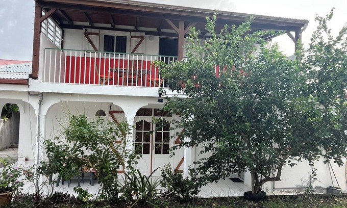 Les Abymes House | Bercé Par le Cocotier Furnished 2 bedrooms