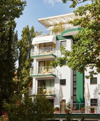 Charlottenburg-Wilmersdorf Hotel | Bernstein Hotel Villa Kastania