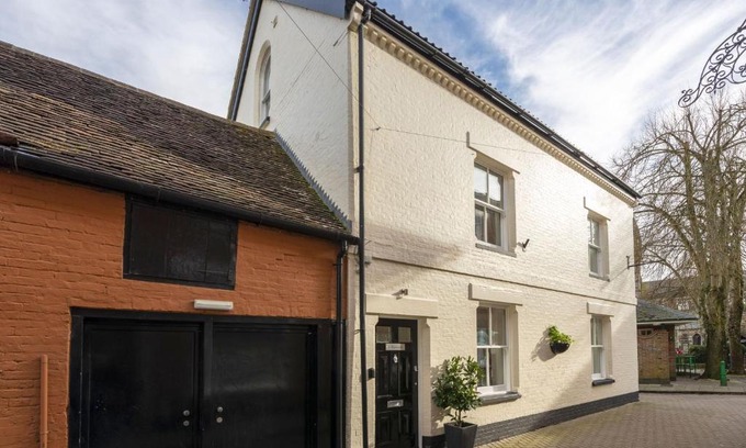 Wimborne House | Berwick