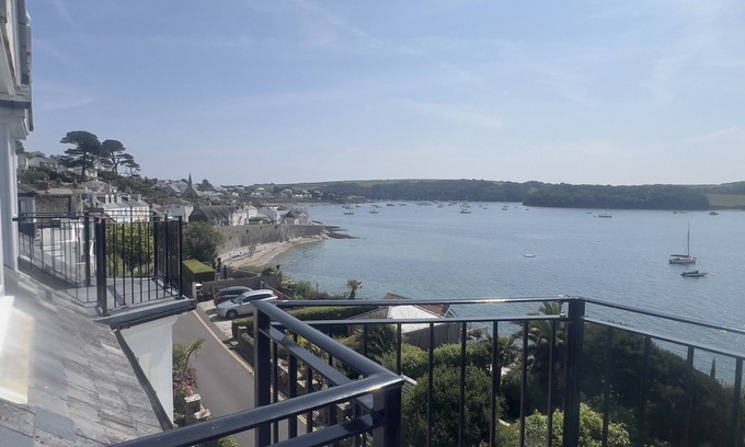 St. Mawes Apartment | Bessborough Green, St Mawes lovely estuary views