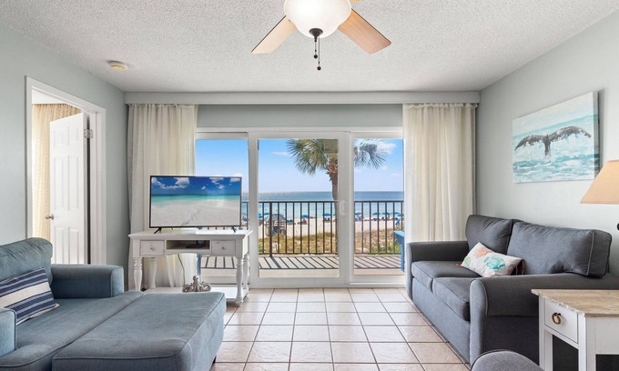 Lower Grand Lagoon Condo | Best Location on the Beach! 3BR Condo w/Winter Rates – Commodore 201