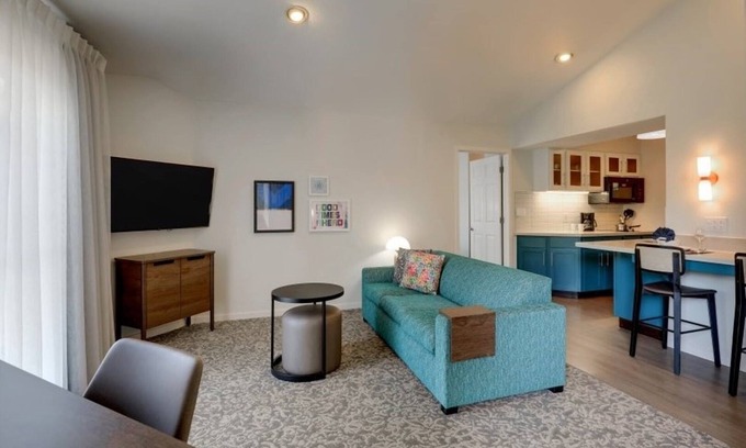 Sunnyvale Hotel | Best Place to Unwind! 3 Relaxing 2BR Suites, Pool Access, Steps from Golf Area!