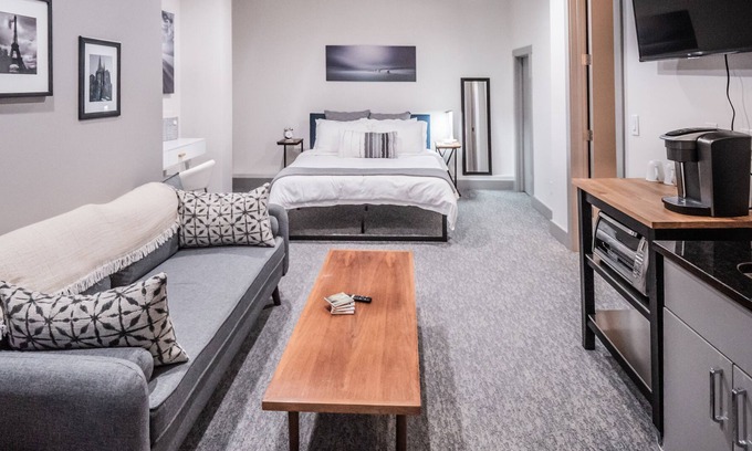 West Highland Apartment | Best Walkable Location in West Highlands, Denver