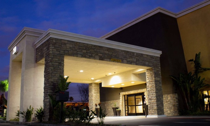 Colton Hotel | Best Western Plus Arrowhead Hotel