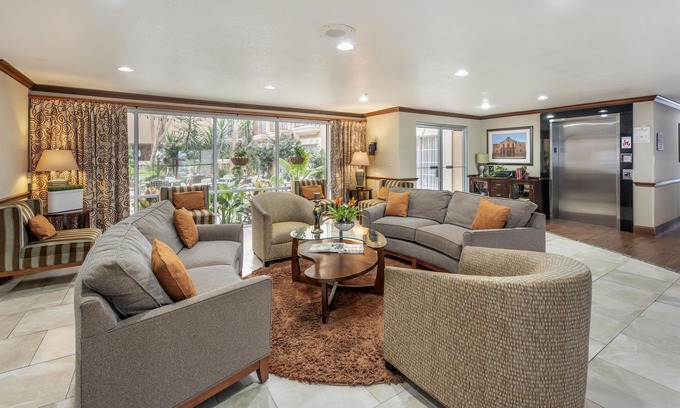 Schertz Hotel | Best Western Plus Atrium Inn