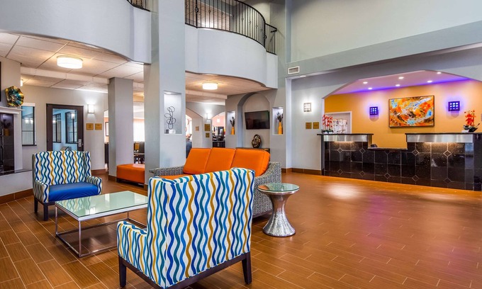 South Oklahoma City Hotel | Best Western Plus Barsana Hotel & Suites