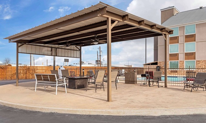 Brownwood Hotel | Best Western Plus Riata