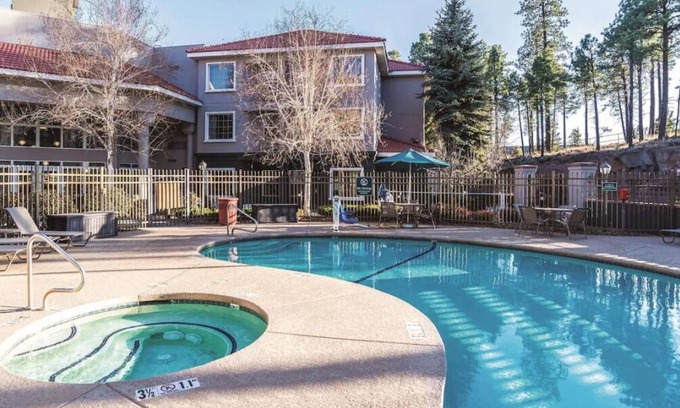 Woodlands Village House | Better Choice for your Vacation! 3 Family-Friendly Units, Pool, Free Parking