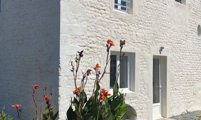 Marennes House | Between land and sea