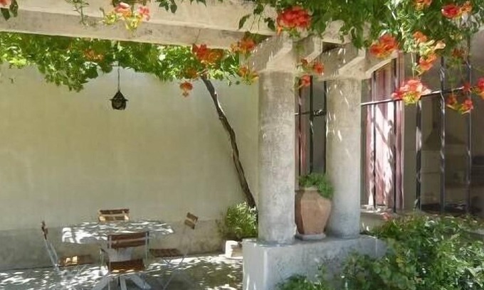 Montfavet Other | BETWEEN PONT D'AVIGNON AND LUBERON