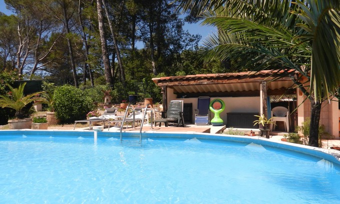 Draguignan Apartment | BETWEEN SEA AND MOUNTAIN CHARMING GROUND FLOOR -