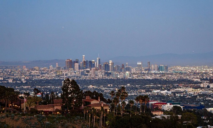 Beverly Hills House | Beverly Hills City Lights View Mansion