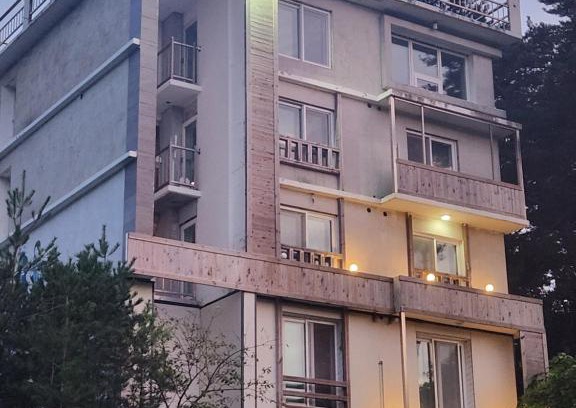 Donghae House | Beyond the hill