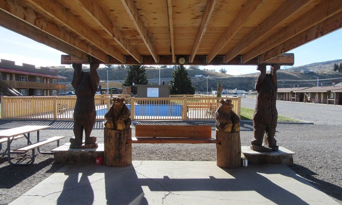 Cody Hotel | Big Bear Motel