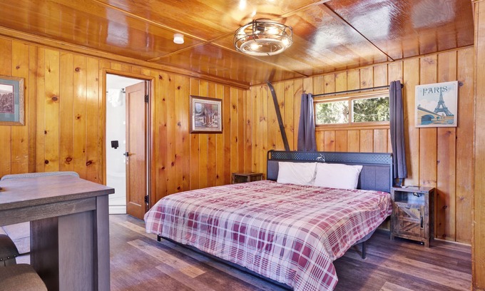 Big Bear Lake Cabin | Big Pines Lakeside Studio Cottage at Big Bear Lake