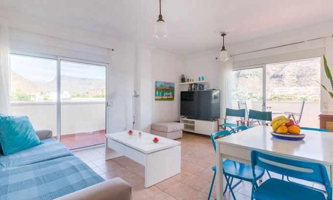 Playa de Mogan Apartment | Big & Quiet Appartment Close To The Beach with Elevator
