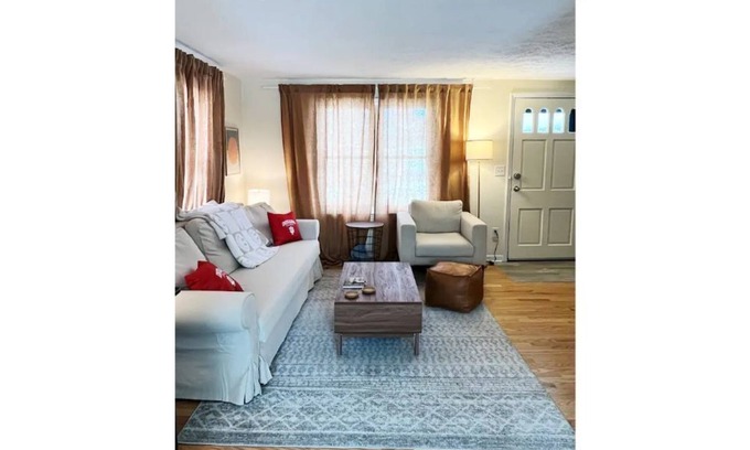 Bloomington House | Big Red R & R