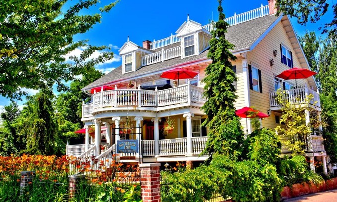 Cedar City Bed & Breakfast | Big Yellow Inn
