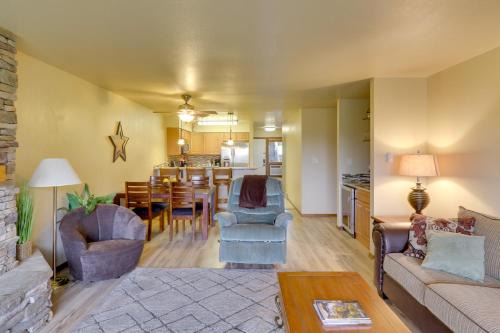 Bigfork Apartment | Bigfork Condo with Hot Tub Access, By Lake!