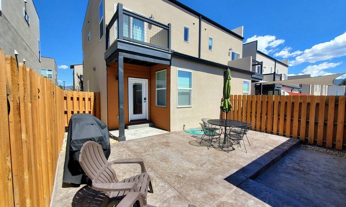 Salida Condo | Bike, Ski, Fish & Stay at a 3Bed/2Bath Townhome in Salida Close to Downtown