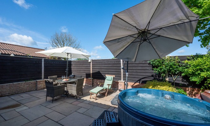 Foxley House | Birch Lodge - Two Bedroom House, Sleeps 4