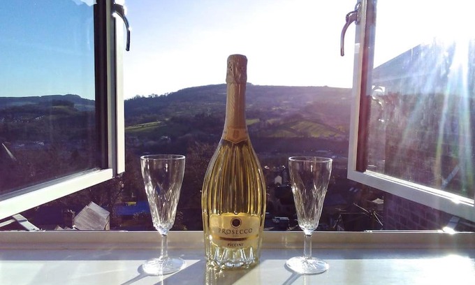 Matlock Apartment | Birds Nest, Romantic getaway with stunning views