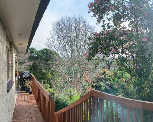 Browns Bay House | Birdsong hideaway two-bedroom suite in Browns Bay