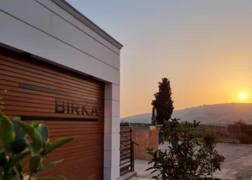 Masade Apartment | BiRKA - סוויטות מהממות מול נוף ברכת רם