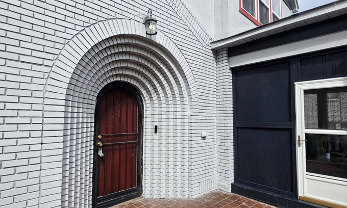 Norwood House | Birmingham's Spacious Uptown Family Retreat