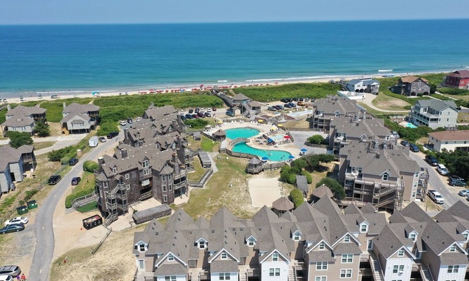 Duck Condo | BIS-Duck Resort - 1BR/1.5BA - Great Pools and Beach!