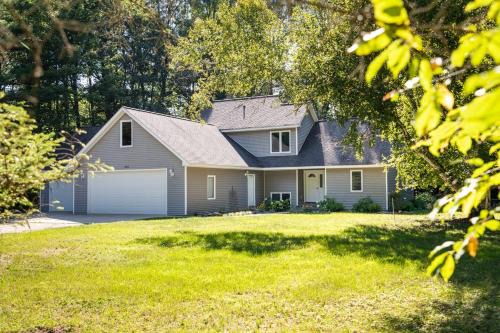 Williamsburg House | Bissell Creek Woodside Cottage