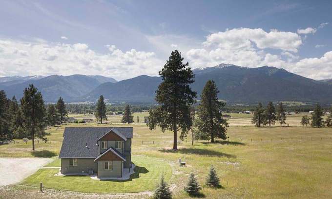 Stevensville House | Bitterroot Oasis