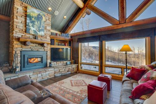 Mesa House | Black Bear Cabin Near Skiing and Hiking!