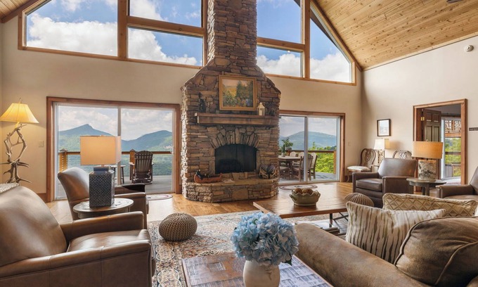 Sapphire House | Black Bear Lodge - Home with Panoramic Mountain Views!