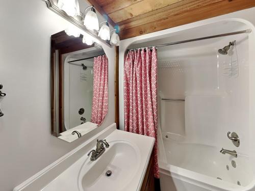 Cosby House | Black Bear Lodge