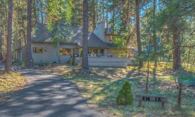 Black Butte Ranch House | Black Butte Ranch East Meadow 017