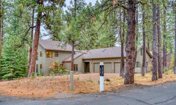 Black Butte Ranch House | Black Butte Ranch Spring Home 015
