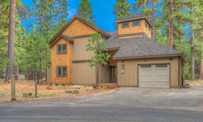 Black Butte Ranch House | Black Butte Ranch South Meadow 072