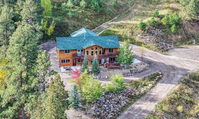 Deadwood House | Black Hills Adventures- Walk to Historic Deadwood- Trails- ATV- Skiing-Trolly