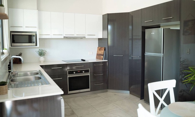 Pottsville Cottage | Black Rocks 2BR Beachside Granny Flat by uHoliday