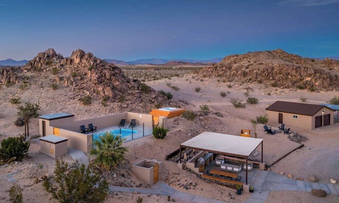 Wonder Valley House | Black Star Oasis | Pool, Boulders & 15 Acres π«