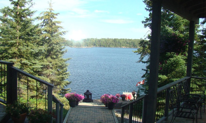 Northern Ontario Cottage | Black Sturgeon Lake Executive Cottage