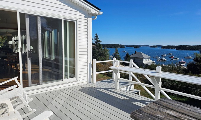 Stonington House | Black Swan- Well-kept Intown Home with Ocean Views