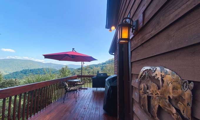 Hot Springs House | “Blessed View” Nostalgic Mountain House with gorgeous view!