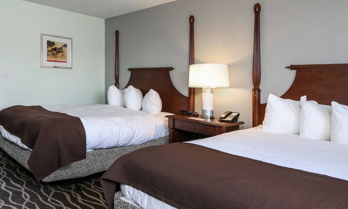 New Buffalo Hotel | Blisspoint Inn and Suites