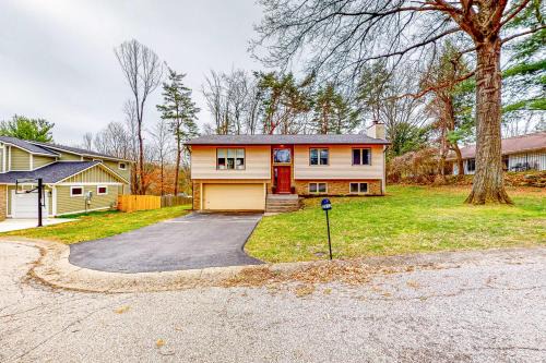 Bloomington House | Bloomington Beauty