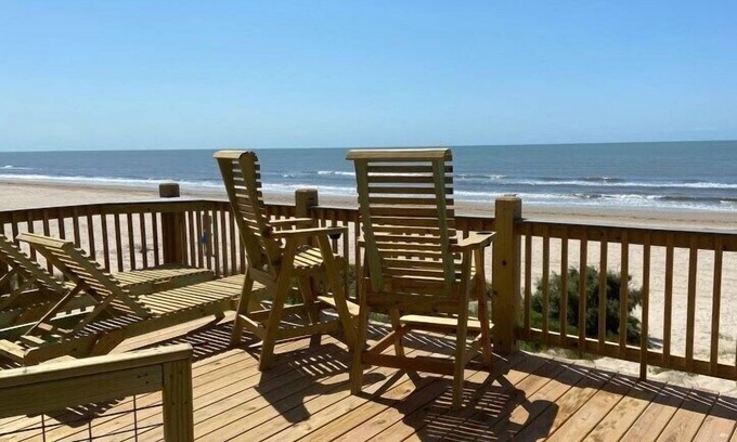 Port Bolivar House | Blue Barnacle - Gulf Front Escape!